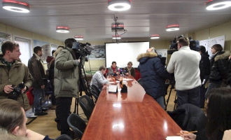 Леонид Федун отвечает на вопросы представителей СМИ.