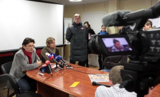 Леонид Федун отвечает на вопросы представителей СМИ.