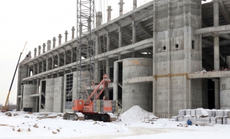 На строительстве стадиона «Открытие Арена». Восточная трибуна. Март 2013 года.
