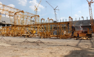 На строительстве стадиона «Открытие Арена». Май 2013 года.