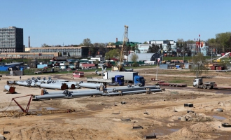 На строительстве стадиона «Открытие Арена». Металлоконструкции фермы. Май 2013 года.