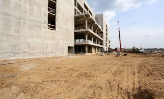 На строительстве стадиона «Открытие Арена». Западная трибуна. Июнь 2013 года.