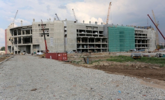 На строительстве стадиона «Открытие Арена». Западная трибуна. Июль 2013 года.