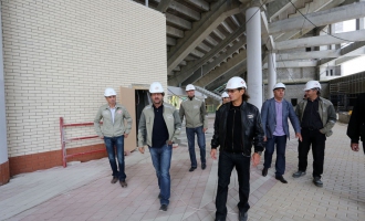 Леонид Федун на строительстве стадиона «Открытие Арена». Август 2013 г.